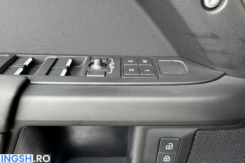 Land Rover Defender din 2024 cu 9.500 km - oferta LAN242509 - foto 18