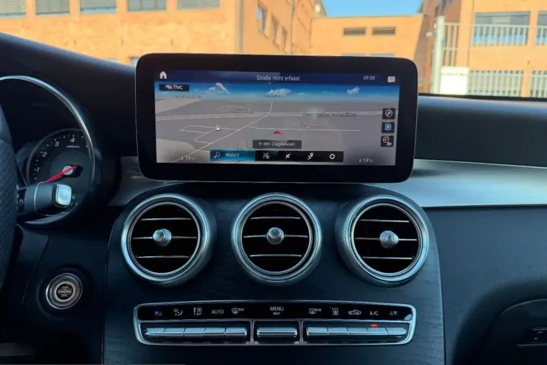 Mercedes-Benz GLC 300 (Clasa GLC) din 2021 cu 76.100 km - oferta MER242526 - foto 20