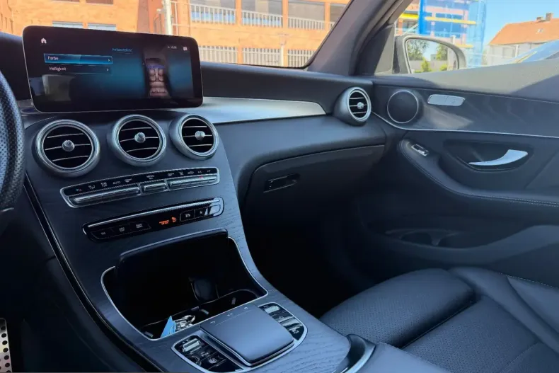 Mercedes-Benz GLC 300 (Clasa GLC) din 2021 cu 76.100 km - oferta MER242526 - foto 25