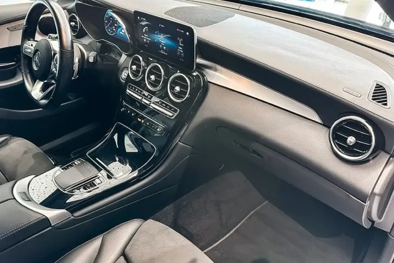 Mercedes-Benz GLC 300 (Clasa GLC) din 2021 cu 63.050 km - oferta MER242528 - foto 8