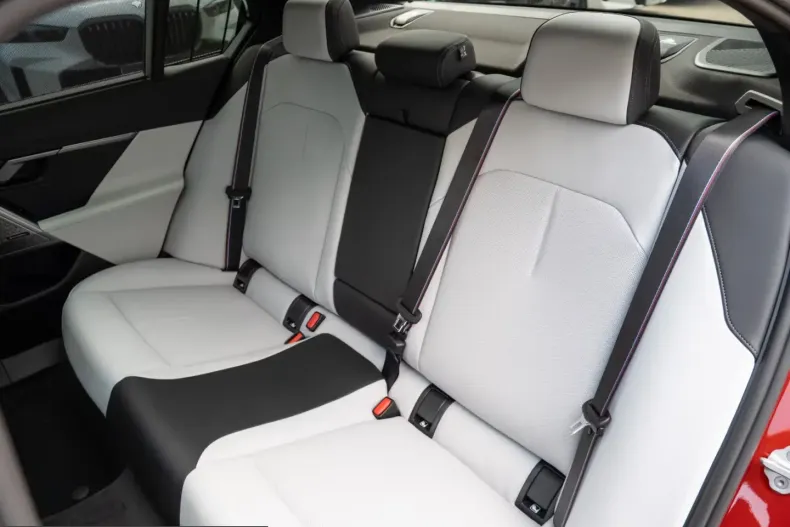 BMW M5 (Seria 5) din 2026 cu 6.400 km - oferta BMW242530 - foto 22
