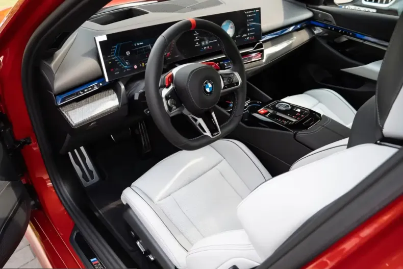 BMW M5 (Seria 5) din 2026 cu 6.400 km - oferta BMW242530 - foto 32