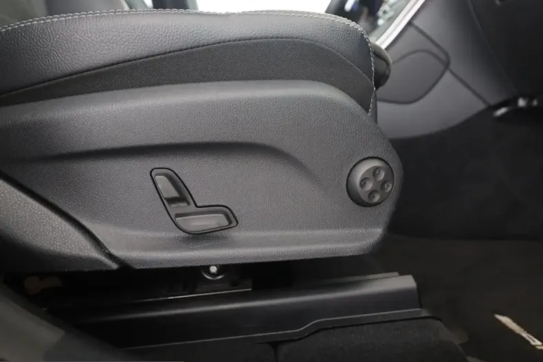 Mercedes-Benz GLC 300 (Clasa GLC) din 2021 cu 66.900 km - oferta MER242531 - foto 17