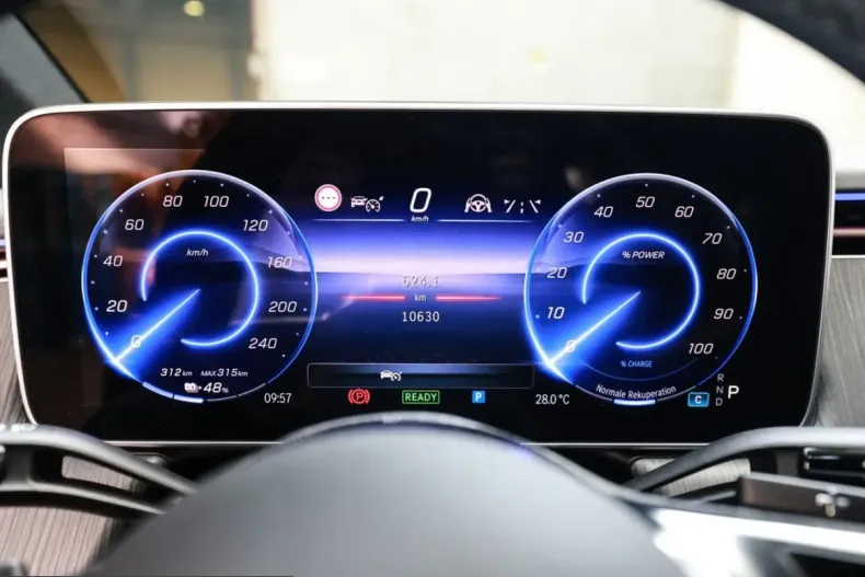 Mercedes-Benz EQE (Clasa E) din 2025 cu 9.987 km - oferta MER242539 - foto 17