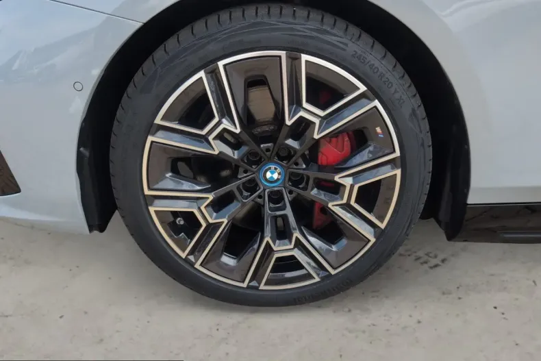 BMW i5 (Seria 5) din 2024 cu 68.553 km - oferta BMW242561 - foto 11