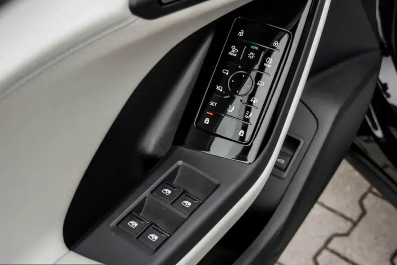 Audi Q6 din 2025 cu 17.805 km - oferta AUD242562 - foto 13