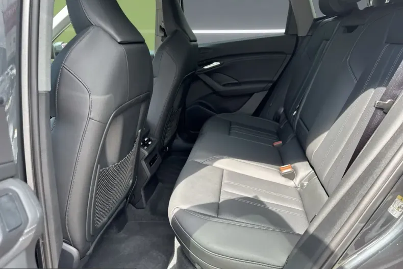 Audi Q6 din 2025 cu 12.173 km - oferta AUD242563 - foto 12