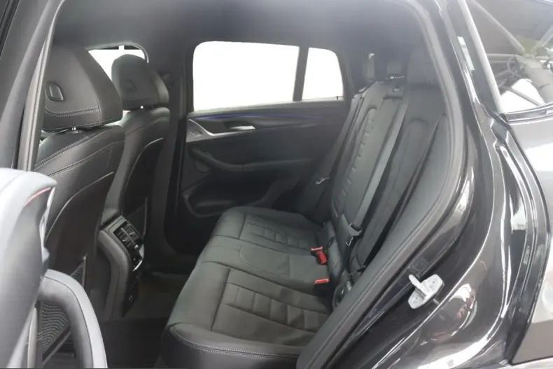 BMW X4 (Seria X) din 2023 cu 70.556 km - oferta BMW242577 - foto 12