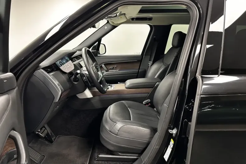 Land Rover Range Rover din 2023 cu 48.703 km - oferta LAN242584 - foto 4