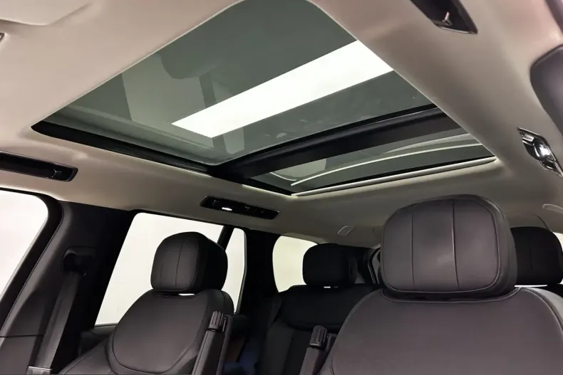 Land Rover Range Rover din 2023 cu 48.703 km - oferta LAN242584 - foto 39