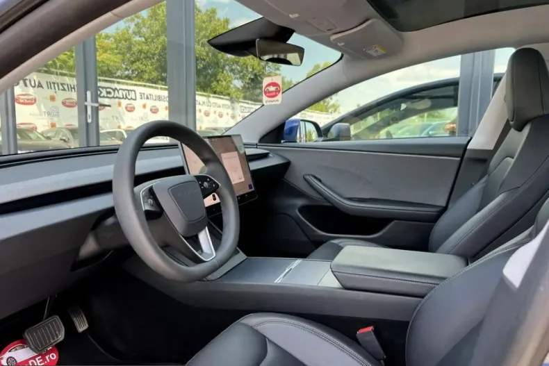 Tesla Model 3 din 2025 cu 42.248 km - oferta TES242585 - foto 36