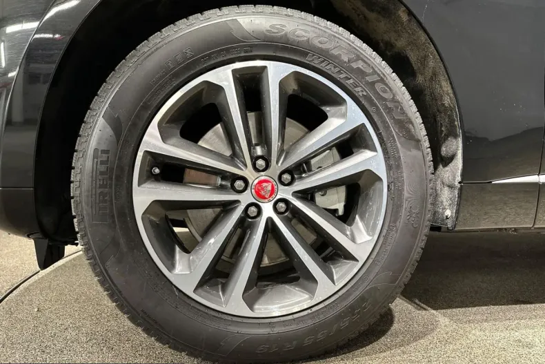 Jaguar F-Pace din 2023 cu 8.500 km - oferta JAG242586 - foto 10
