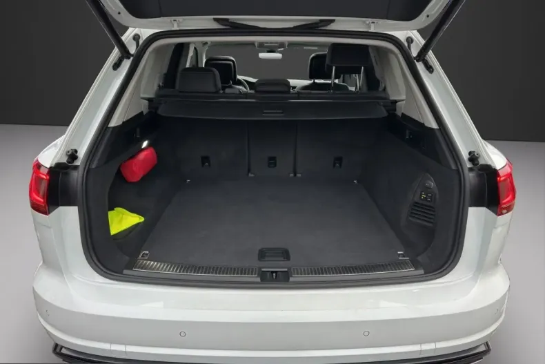 Volkswagen Touareg din 2021 cu 59.980 km - oferta VOL242601 - foto 8