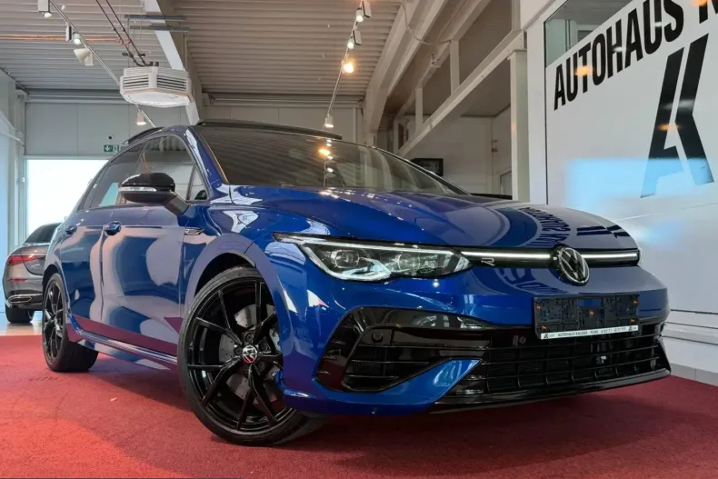 Volkswagen Golf din 2024 cu 11.858 km - oferta VOL242602 - foto 1