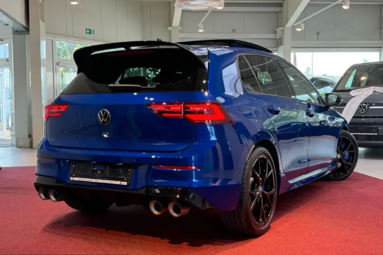 Volkswagen Golf din 2024 cu 11.858 km - oferta VOL242602 - foto 4