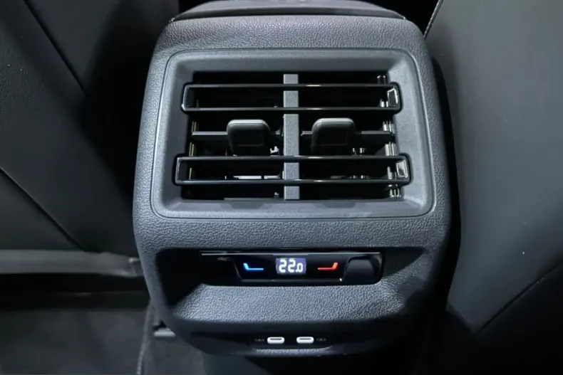 Volkswagen Tiguan din 2024 cu 8.000 km - oferta VOL242603 - foto 40