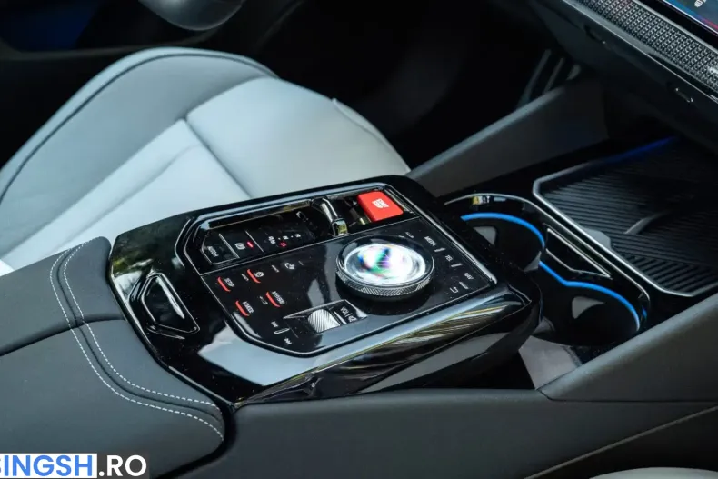 BMW M5 (Seria 5) din 2026 cu 9.600 km - oferta BMW242604 - foto 19