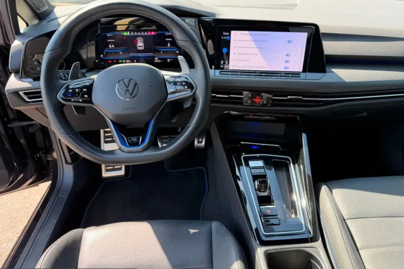 Volkswagen Golf din 2023 cu 52.880 km - oferta VOL242605 - foto 13