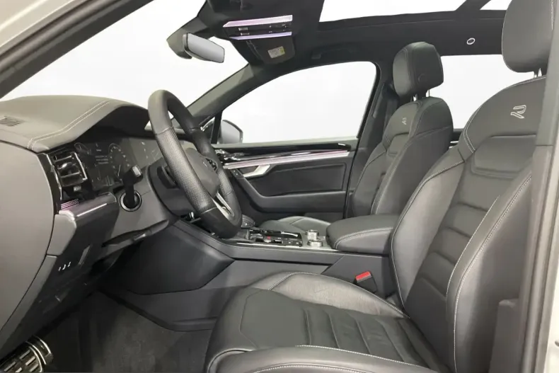 Volkswagen Touareg din 2023 cu 31.780 km - oferta VOL242607 - foto 5