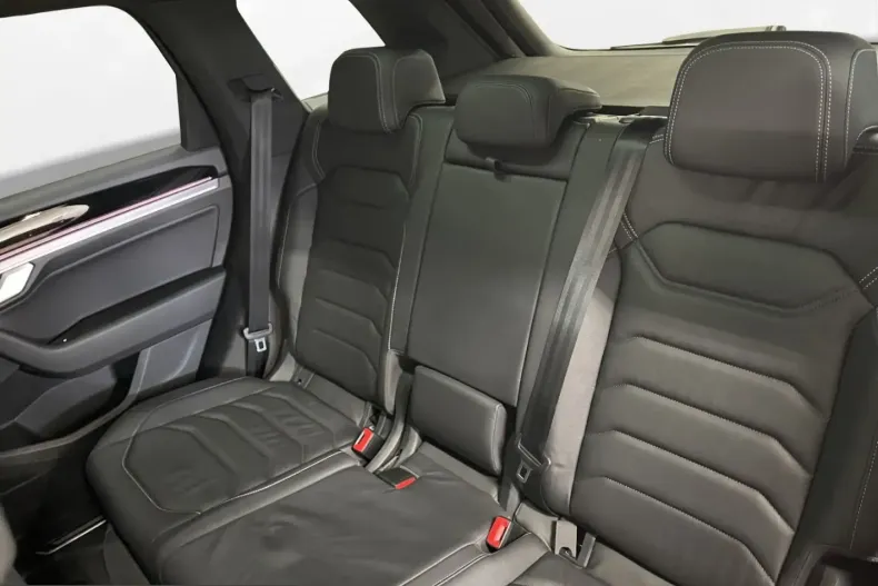 Volkswagen Touareg din 2023 cu 31.780 km - oferta VOL242607 - foto 11