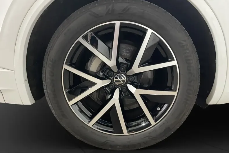 Volkswagen Touareg din 2023 cu 31.780 km - oferta VOL242607 - foto 19