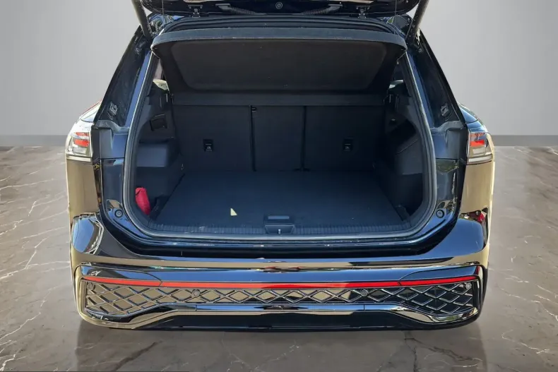 Volkswagen Tiguan din 2024 cu 48.675 km - oferta VOL242610 - foto 11