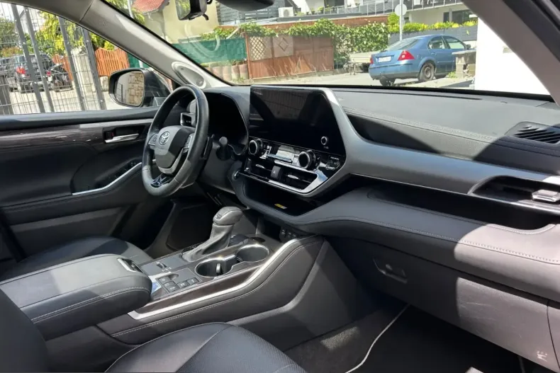 Toyota Highlander din 2023 cu 28.236 km - oferta TOY242639 - foto 12
