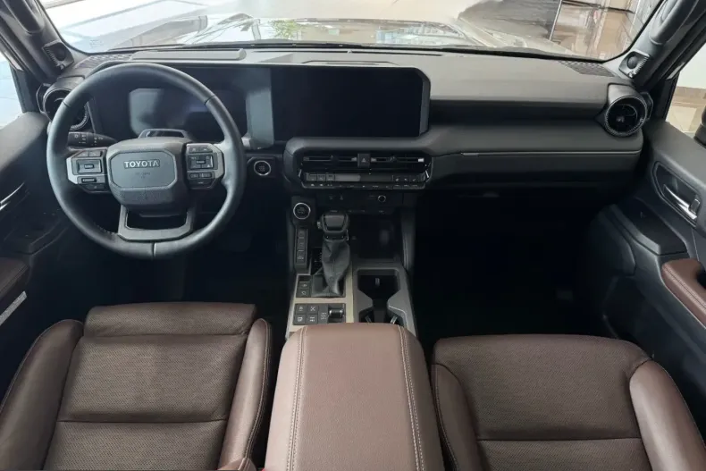 Toyota Land Cruiser din 2025 cu 19.827 km - oferta TOY242643 - foto 4