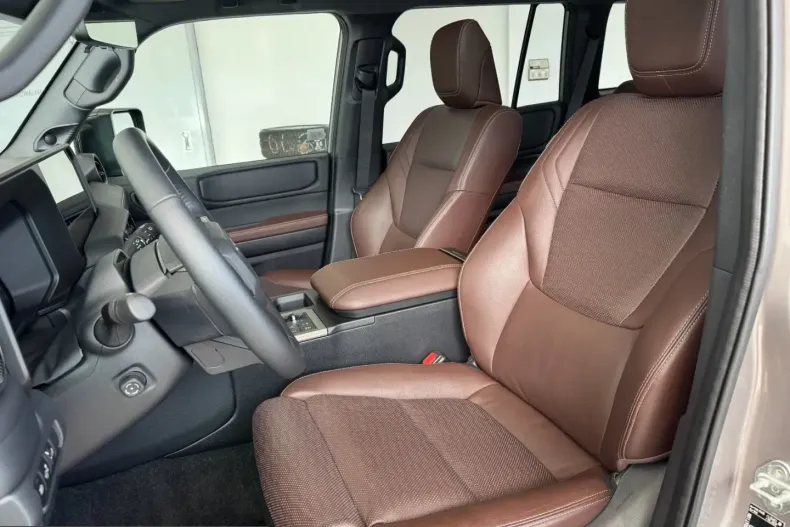 Toyota Land Cruiser din 2025 cu 19.827 km - oferta TOY242643 - foto 10