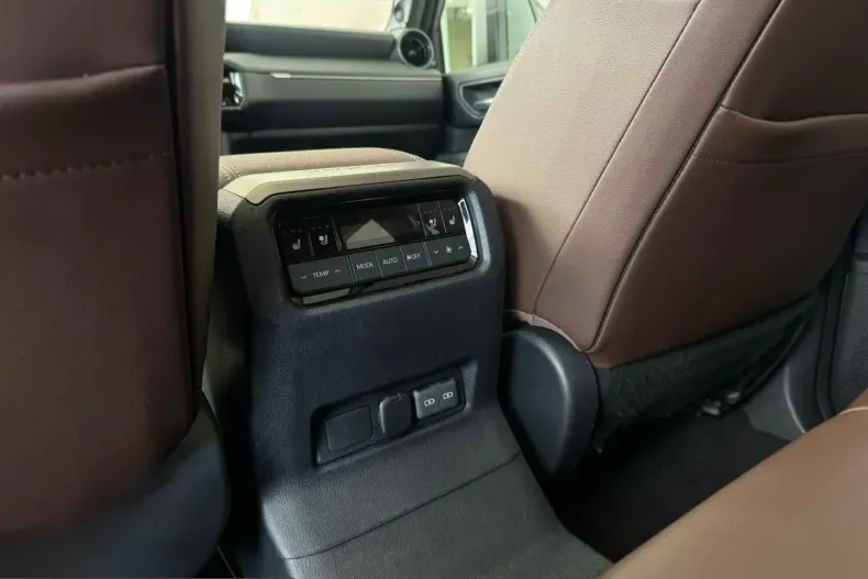 Toyota Land Cruiser din 2025 cu 19.827 km - oferta TOY242643 - foto 28