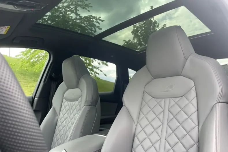 Audi SQ7 din 2025 cu 14.300 km - oferta AUD242651 - foto 3