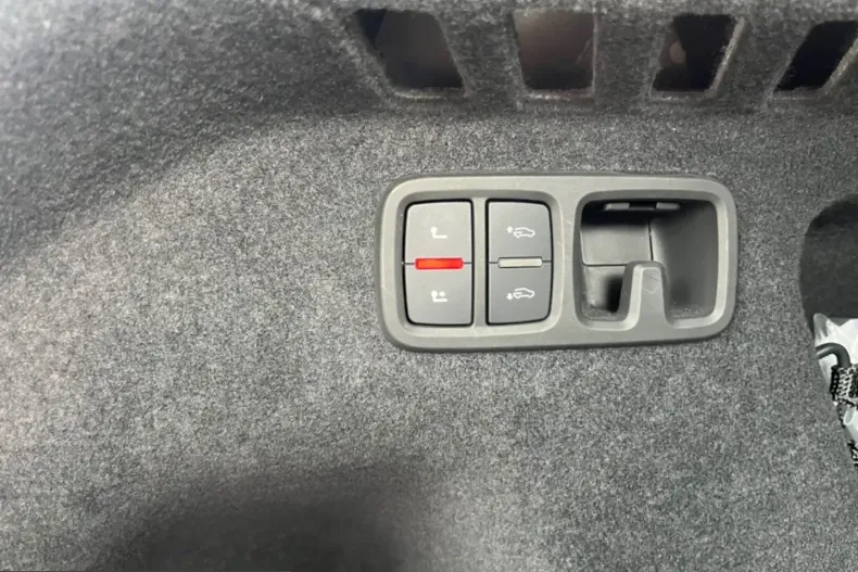 Audi Q8 din 2022 cu 43.900 km - oferta AUD242652 - foto 27