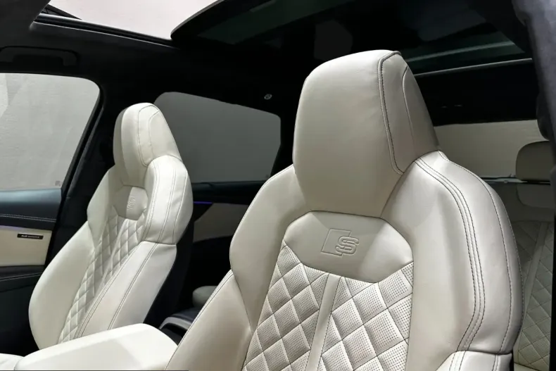 Audi SQ7 din 2022 cu 71.800 km - oferta AUD242653 - foto 2
