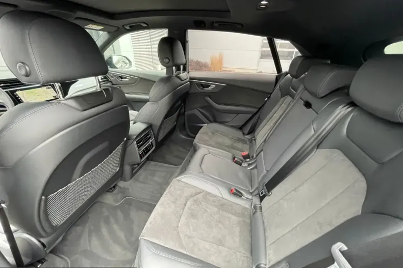 Audi RSQ8 din 2021 cu 32.150 km - oferta AUD242657 - foto 24