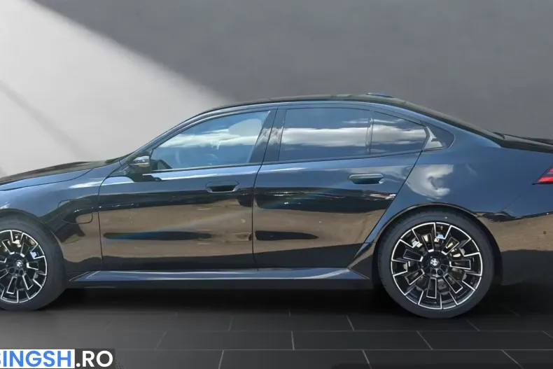 BMW M5 (Seria 5) din 2026 cu 51 km - oferta BMW242667 - foto 4