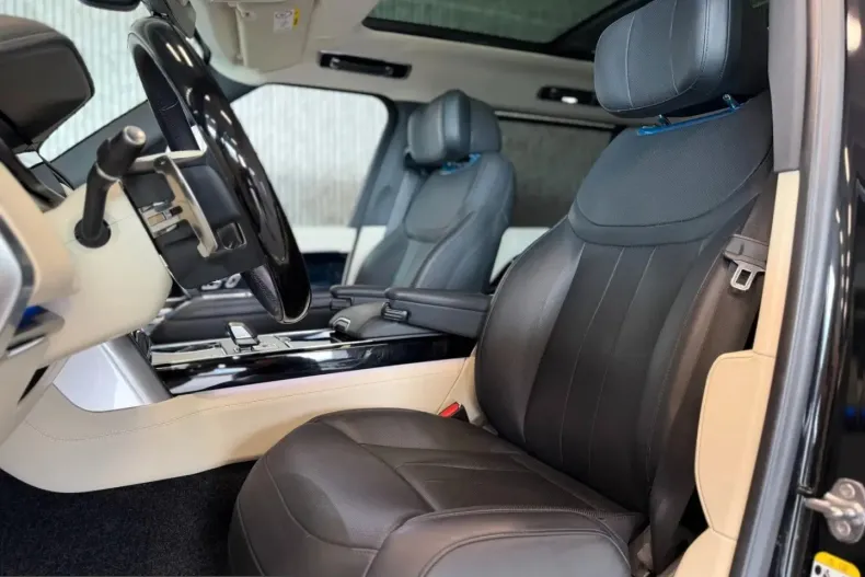 Land Rover Range Rover din 2024 cu 84.010 km - oferta LAN242676 - foto 8