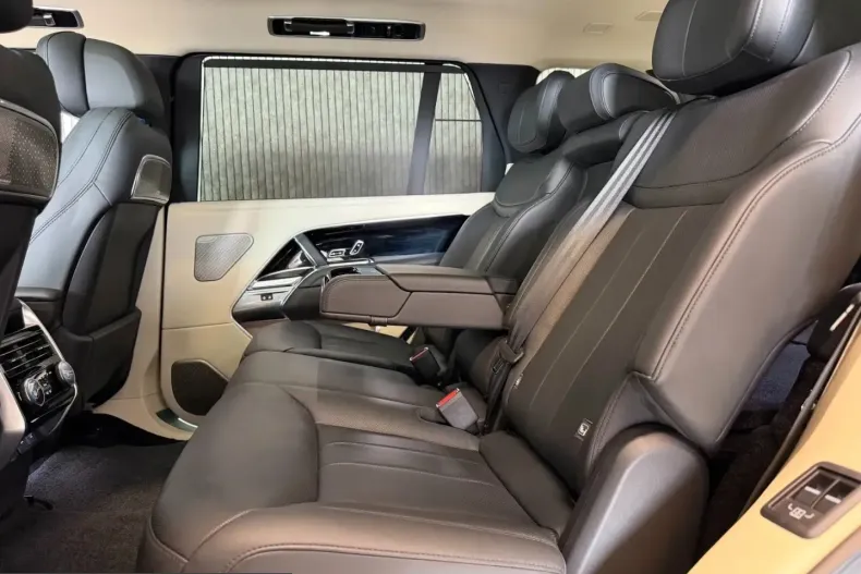 Land Rover Range Rover din 2024 cu 84.010 km - oferta LAN242676 - foto 13