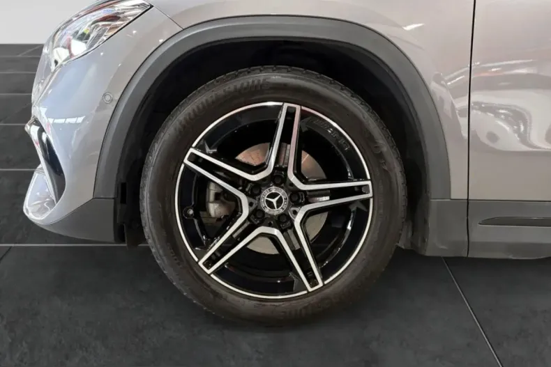 Mercedes-Benz GLA 200 (Clasa GLA) din 2023 cu 43.338 km - oferta MER242678 - foto 14