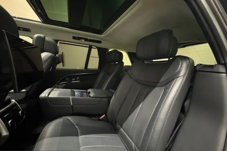 Land Rover Range Rover din 2022 cu 46.000 km - oferta LAN242679 - foto 10