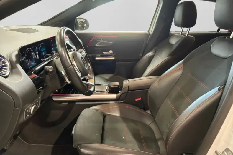 Mercedes-Benz GLA 200 (Clasa GLA) din 2023 cu 49.641 km - oferta MER242681 - foto 9