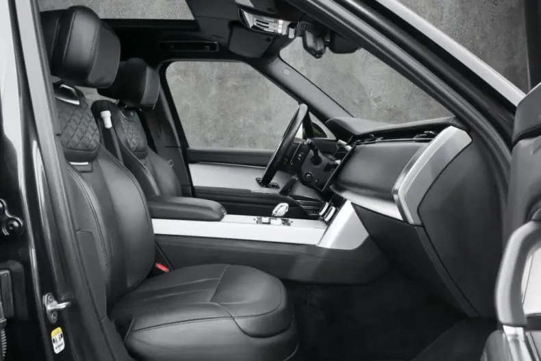 Land Rover Range Rover din 2023 cu 84.361 km - oferta LAN242682 - foto 3