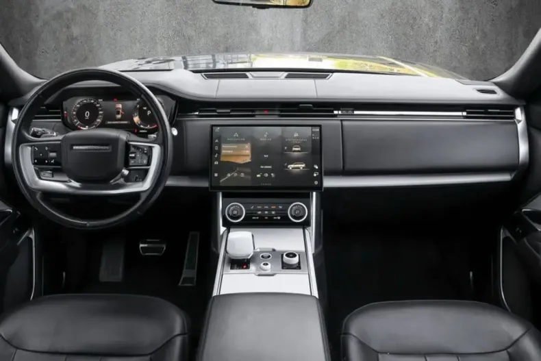 Land Rover Range Rover din 2023 cu 84.361 km - oferta LAN242682 - foto 4