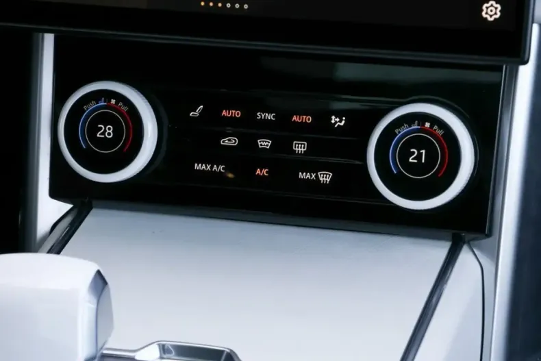 Land Rover Range Rover din 2023 cu 84.361 km - oferta LAN242682 - foto 11