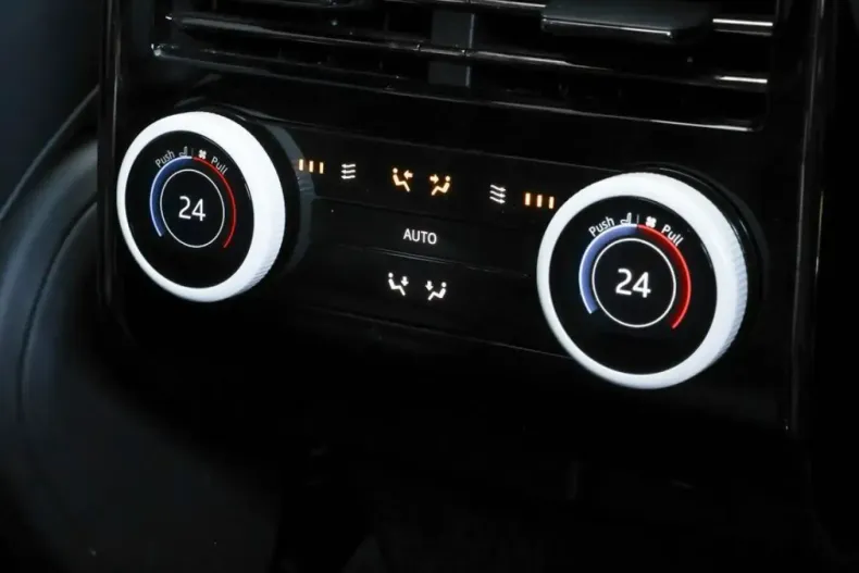 Land Rover Range Rover din 2023 cu 84.361 km - oferta LAN242682 - foto 13