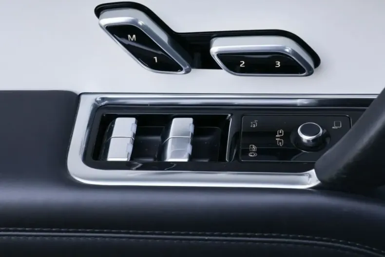 Land Rover Range Rover din 2023 cu 84.361 km - oferta LAN242682 - foto 20