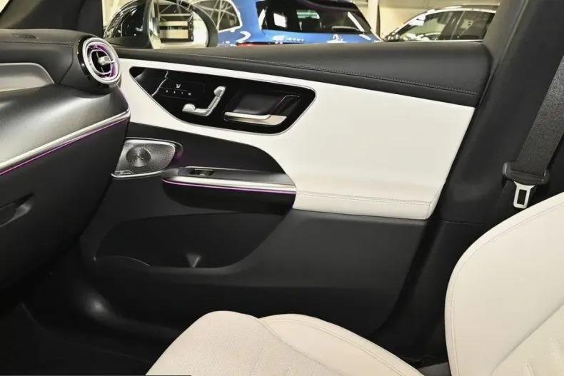 Mercedes-Benz GLC 300 (Clasa GLC) din 2023 cu 76.498 km - oferta MER242692 - foto 12