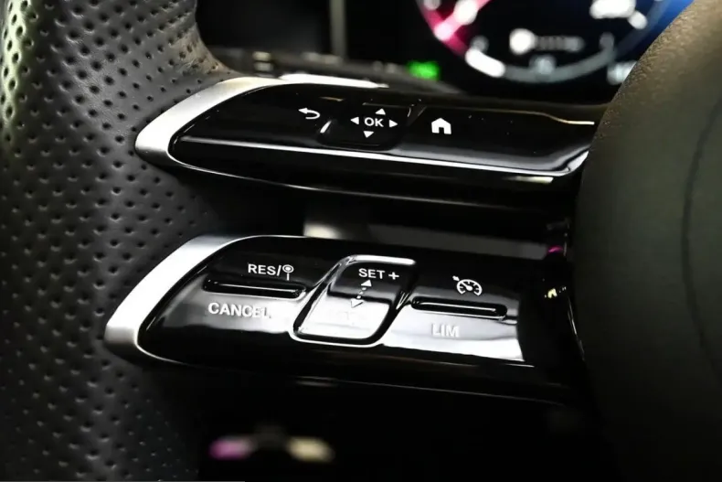 Mercedes-Benz GLC 300 (Clasa GLC) din 2023 cu 76.498 km - oferta MER242692 - foto 14