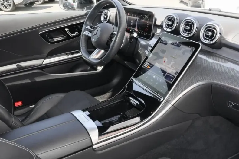 Mercedes-Benz CLE 300 (Clasa CLE) din 2025 cu 20.954 km - oferta MER242697 - foto 4