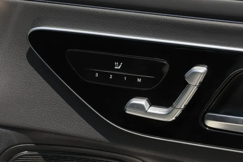 Mercedes-Benz CLE 300 (Clasa CLE) din 2025 cu 20.954 km - oferta MER242697 - foto 7