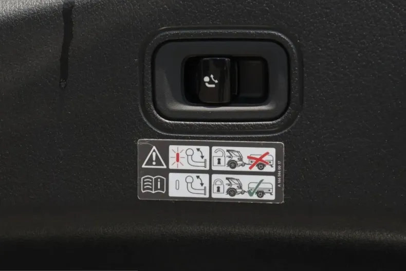 Mercedes-Benz CLE 300 (Clasa CLE) din 2025 cu 20.954 km - oferta MER242697 - foto 8